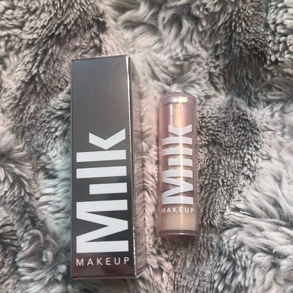 BNWT - MILK MAKE UP COLOR CHALK MULTI USE POWDER PIGMENT - HULA HOOP - Picture 3 of 4